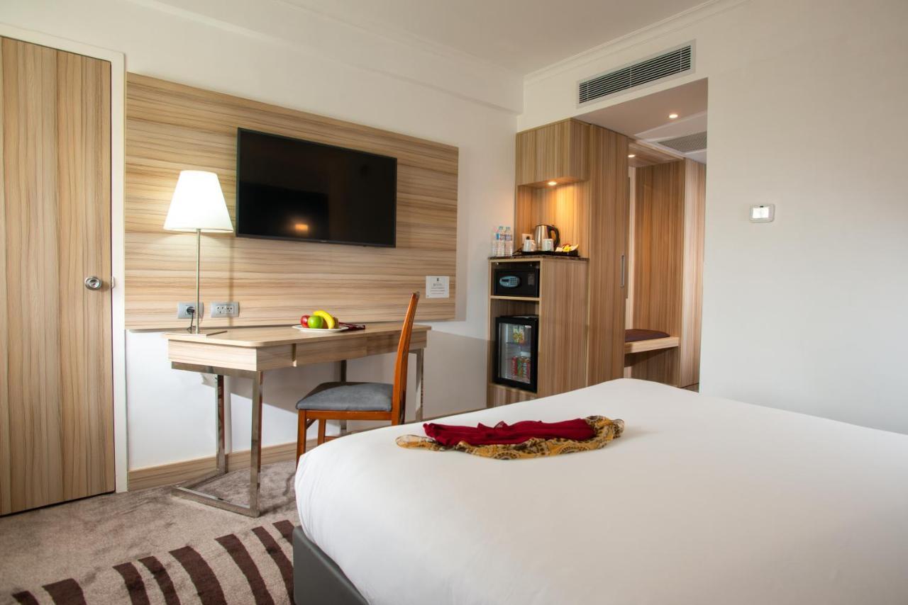 Novotel Airport Hotel