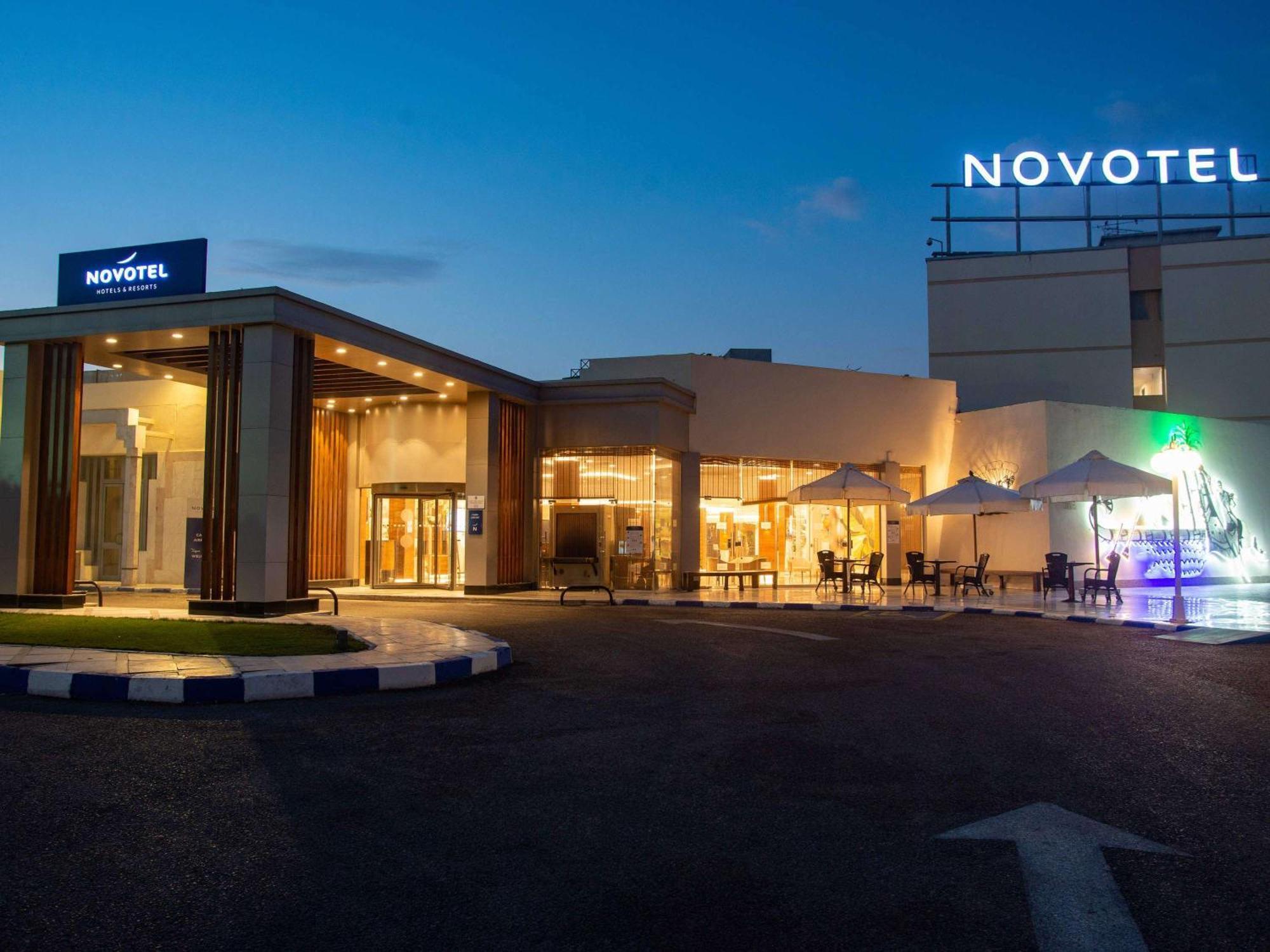 Novotel Airport Hotel 4*